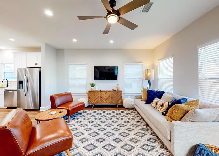Downtown - Wifi Ac Private Washer&dryer & Balcony - Dog-friendly Holiday home Pensacola