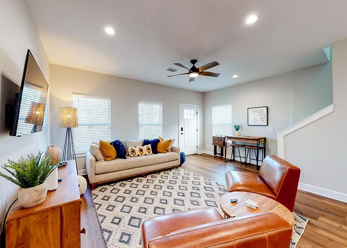 Downtown - Wifi Ac Private Washer&dryer & Balcony - Dog-friendly Holiday home