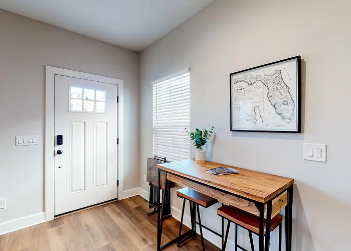 Holiday home Downtown - Wifi Ac Private Washer&dryer & Balcony - Dog-friendly *