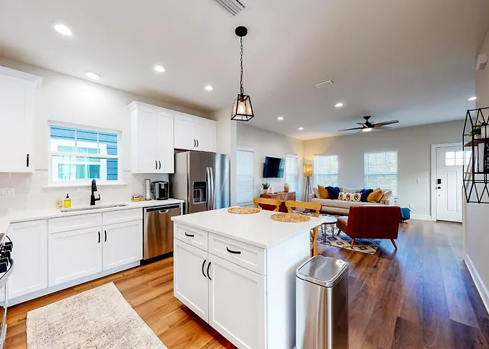 Holiday home Downtown - Wifi Ac Private Washer&dryer & Balcony - Dog-friendly