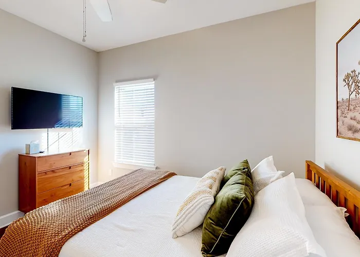Downtown - Wifi Ac Private Washer&dryer & Balcony - Dog-friendly Holiday home Pensacola