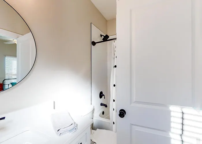 Downtown - Wifi Ac Private Washer&dryer & Balcony - Dog-friendly Holiday home *