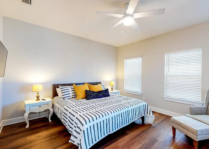 Downtown - Wifi Ac Private Washer&dryer & Balcony - Dog-friendly Holiday home *