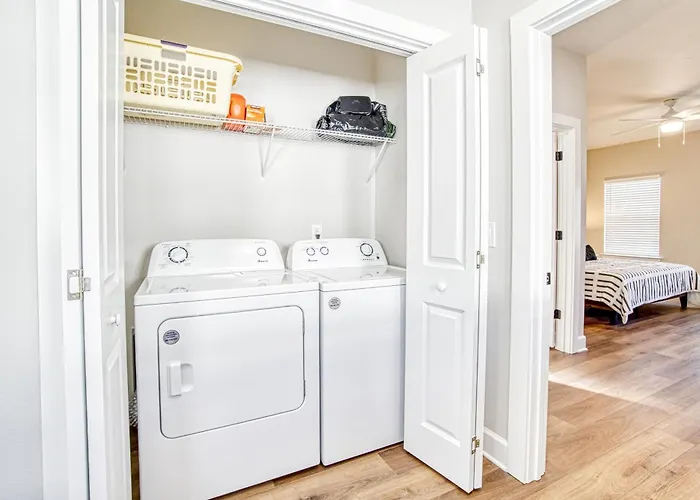 Downtown - Wifi Ac Private Washer&dryer & Balcony - Dog-friendly Holiday home Pensacola