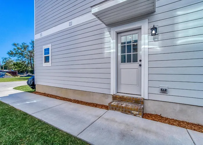 Holiday home Downtown - Wifi Ac Private Washer&dryer & Balcony - Dog-friendly