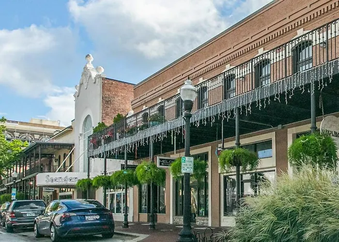 Holiday home Downtown - Wifi Ac Private Washer&dryer & Balcony - Dog-friendly